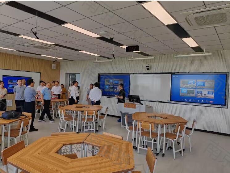 河海大學(xué)唐書(shū)記、楊校長(cháng)一行蒞臨常州金壇新校區視察三校區互動(dòng)教學(xué)